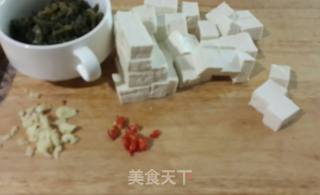 雪菜肉末烧豆腐的做法步骤：1