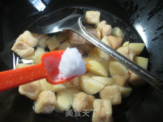 小油豆腐烧土豆的做法步骤：7