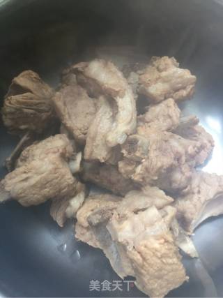 糖醋排骨的做法步骤：3