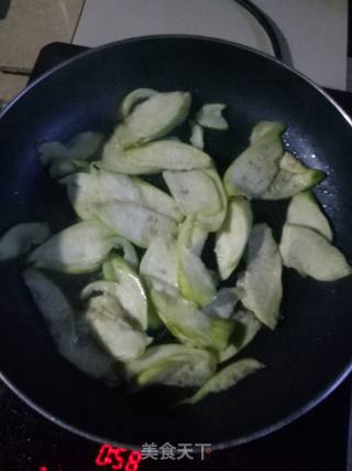 丝瓜汤的做法步骤：3