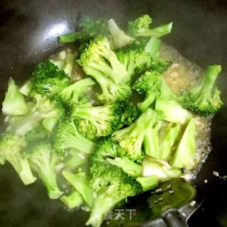 清炒西兰花的做法步骤：9