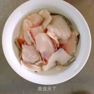 酸菜鱼的做法步骤：3