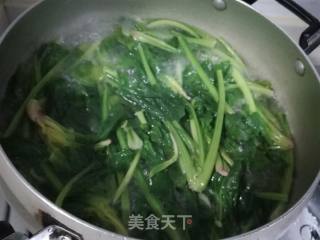 蛋皮菠菜的做法步骤：2