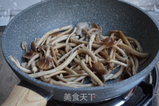 茶树菇炒鸡丝的做法步骤：5
