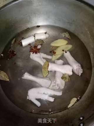 泡椒凤爪的做法步骤：3