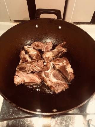 土豆炖脊骨的做法步骤：4