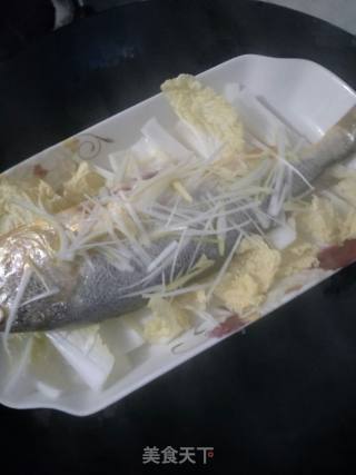 油泼大黄鱼娃娃菜的做法步骤：7