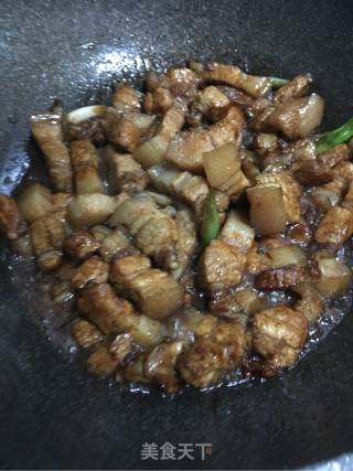 红烧肉焖鹌鹑蛋的做法步骤：6