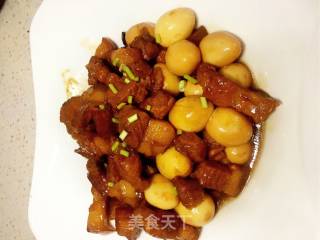 红烧肉焖鹌鹑蛋的做法步骤：10