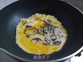 酥香木耳摊鸡蛋的做法步骤：5