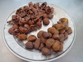 油焖栗子菇的做法步骤：1