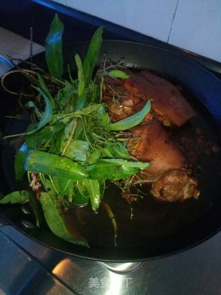 卤狗腿子的做法步骤：5