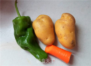 青椒土豆片的做法步骤：1