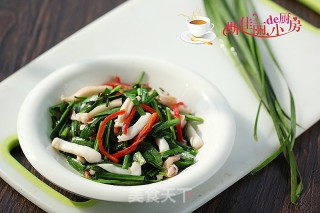 红椒韭菜鱿鱼的做法步骤：8
