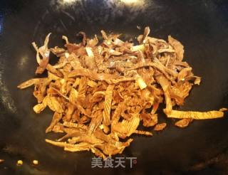 麻青菇炒辣椒的做法步骤：4