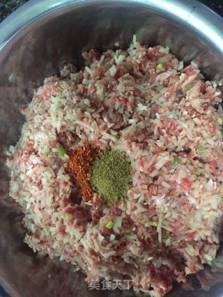 牛肉饺子的做法步骤：4