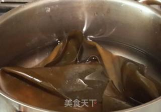 五花肉烧海带土豆片的做法步骤：1