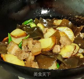 五花肉烧海带土豆片的做法步骤：7