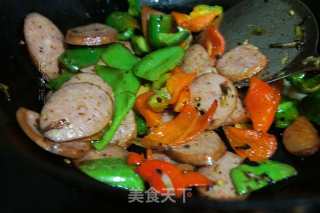 自制红肠炒青椒，好看又好吃的做法步骤：4