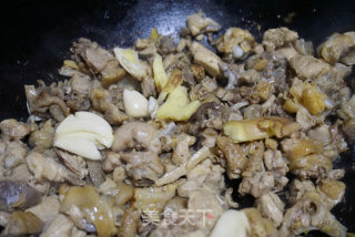 板栗烧鸡的做法步骤：8