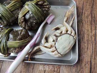清蒸大闸蟹的做法步骤：1