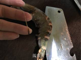 蒜蓉开边虎斑虾的做法步骤：2
