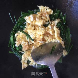 韭菜炒鸡蛋的做法步骤：3