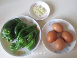 虎皮青椒荷包蛋的做法步骤：1