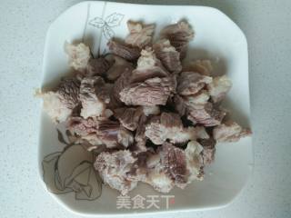 牛腩炖土豆西红柿的做法步骤：7