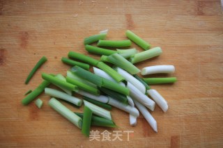 葱香木耳炒鸡蛋的做法步骤：5