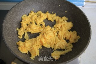 葱香木耳炒鸡蛋的做法步骤：8