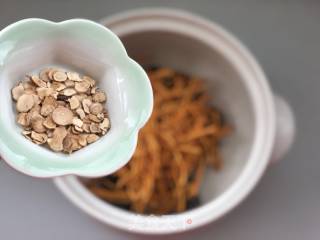 新版一锅出——西洋参虫草乌鸡汤+紫薯桃花馒头的做法步骤：12