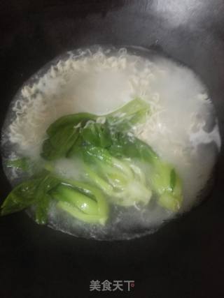 西红柿鸡蛋拌面的做法步骤：2