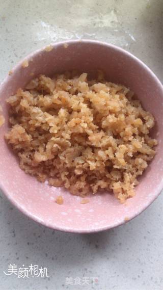 肉三鲜水饺的做法步骤：1