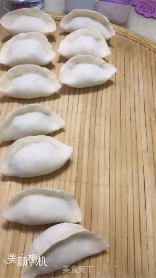 肉三鲜水饺的做法步骤：6