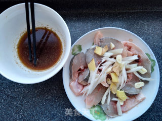 香煎鲈鱼杂粮饭的做法步骤：2
