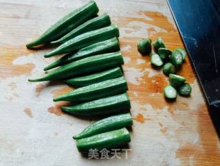 辣椒炒秋葵的做法步骤：2