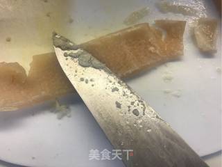 满满的胶原蛋白肉皮冻的做法步骤：2