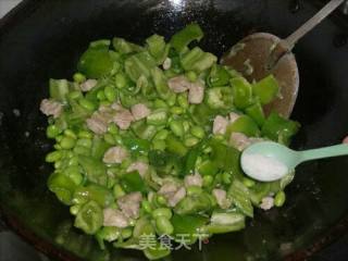 青椒炒毛豆的做法步骤：6