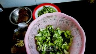 蒜苔炒牛肉的做法步骤：2