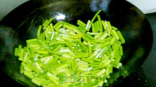 蒜苔炒牛肉的做法步骤：4