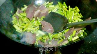 蒜苔炒牛肉的做法步骤：5