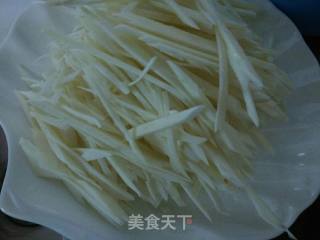 茭白炒肉丝的做法步骤：2