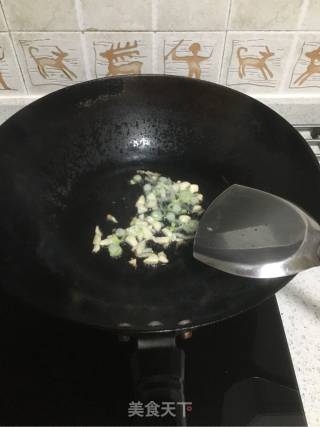 三丝炒河粉的做法步骤：4