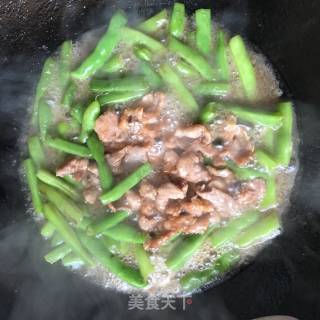 肉片炒四季豆的做法步骤：3