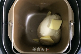 玉米香肠面包的做法步骤：2