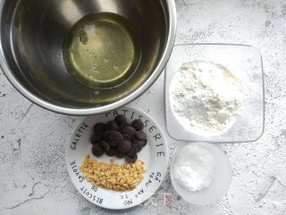 法式蛋白杏仁夹心饼干的做法步骤：2
