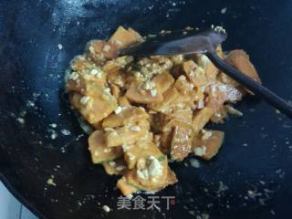 咸鸭蛋炒南瓜的做法步骤：11
