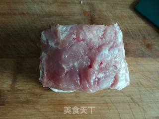 自制猪肉松的做法步骤：1