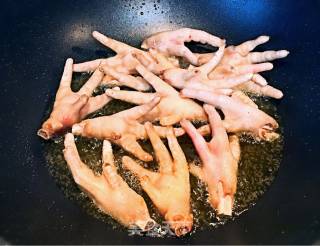 红焖凤爪的做法步骤：2